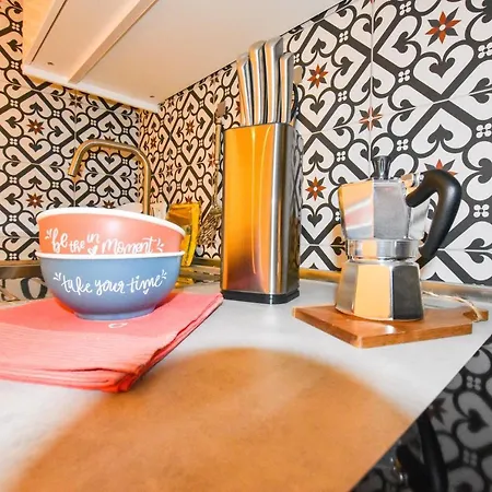 Book Jet - Casa Adam