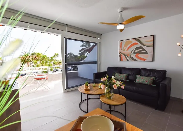 Book Jet - Casa Adam