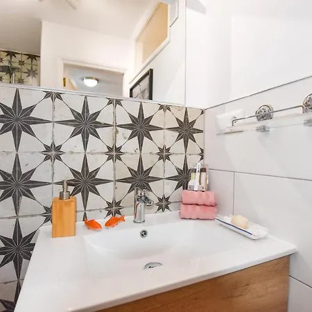 Book Jet - Casa Adam