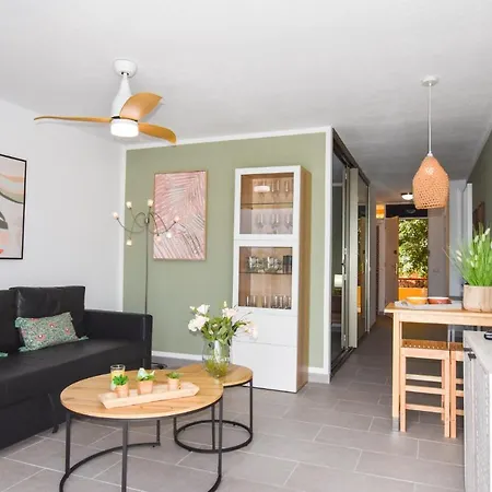 Book Jet - Casa Adam *