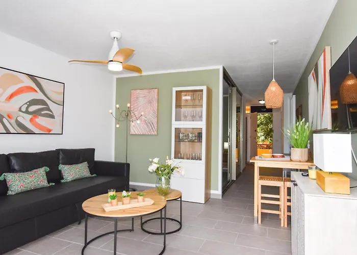 Book Jet - Casa Adam *